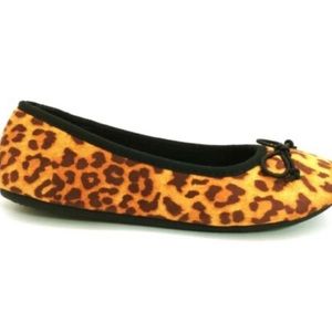 NWOT. Llysha cheetah slippers